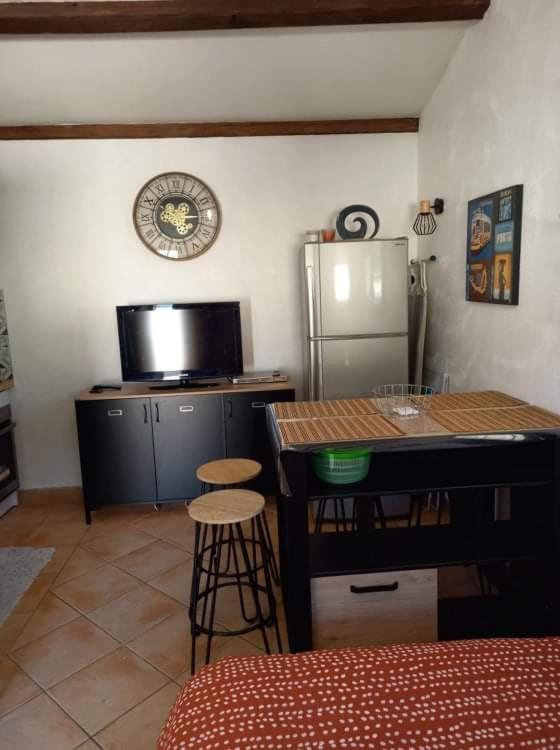 Studio Climatise Dans Villa Calme A 15Km De Cannes Peymeinade ภายนอก รูปภาพ
